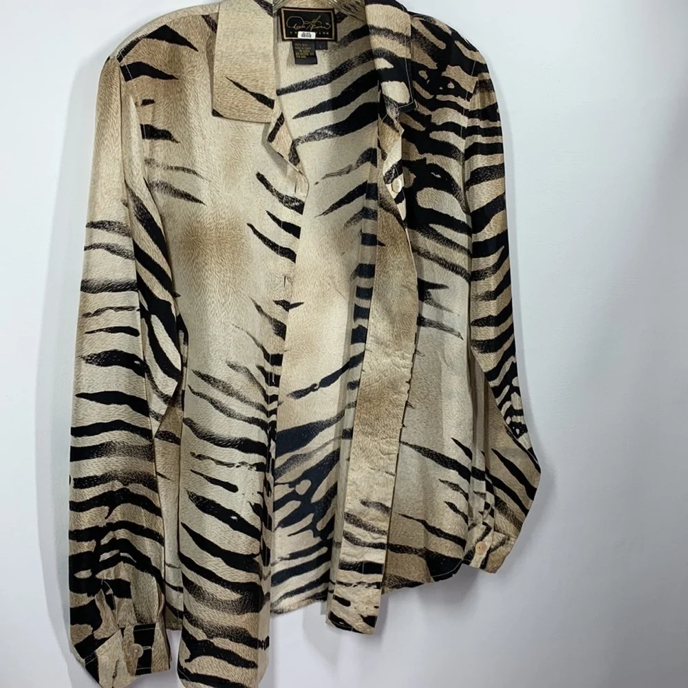 Vintage Diane Heman 100% Silk Tiger Graphic Button Down Shirt, L - Picture 3 of 5